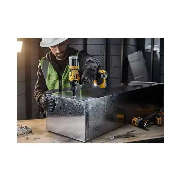 Dewalt Rivettatrice 4.8mm XR 18V BRUSHLESS Dewalt Rivettatrice 4.8mm XR 18V BRUSHLESS