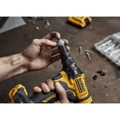 Dewalt Rivettatrice 4.8mm XR 18V BRUSHLESS Dewalt Rivettatrice 4.8mm XR 18V BRUSHLESS