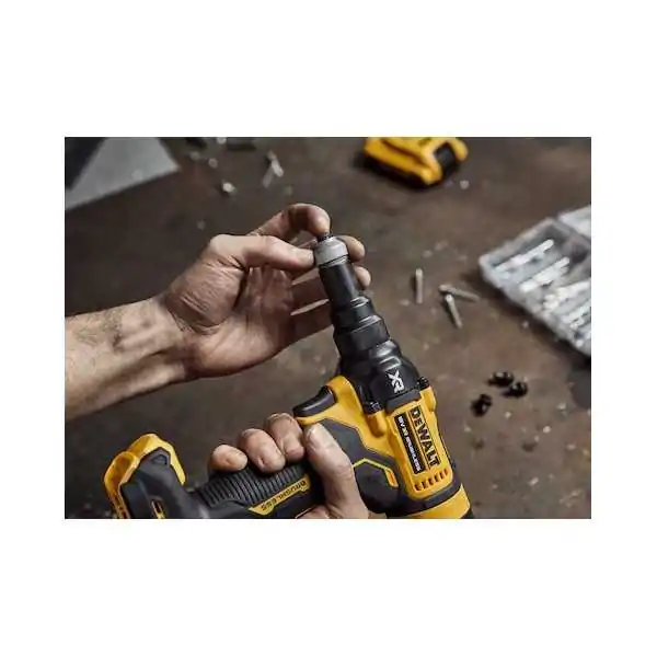 Dewalt Rivettatrice 4.8mm XR 18V BRUSHLESS Dewalt Rivettatrice 4.8mm XR 18V BRUSHLESS
