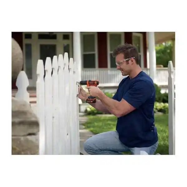 Black+Decker  Perceuse-Visseuse Sans Fil 12 V Au Lithium Avec étui