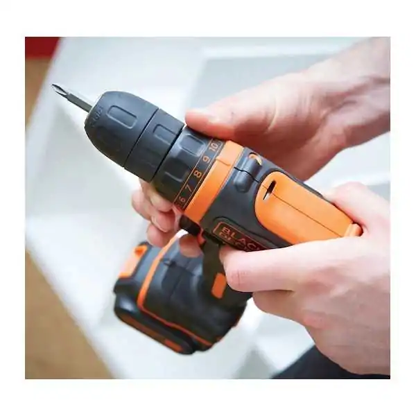Black+Decker  Perceuse-Visseuse Sans Fil 12 V Au Lithium Avec étui