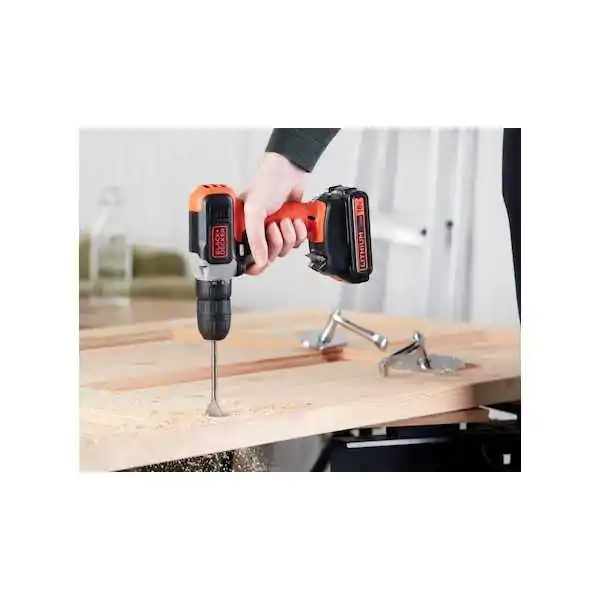 Black+Decker Trapano Avvitatore A Batteria 18V- 1,5Ah