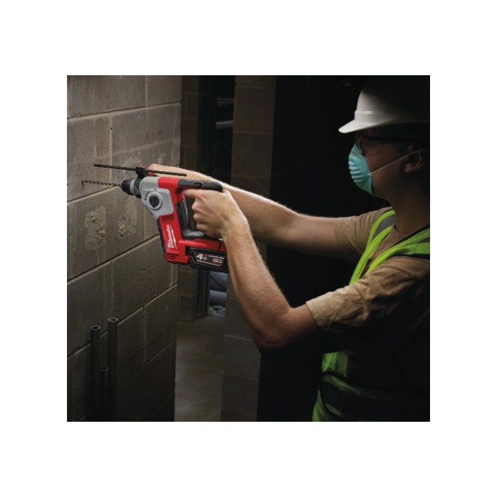 Vue par le dessus du tasseleur MILWAUKEE M18 SDS
