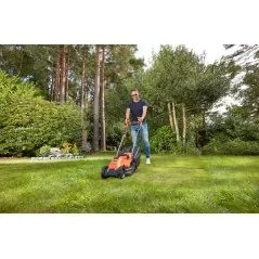 Black+Decker Rasaerba A Filo 1200W 32cm Black+Decker Rasaerba A Filo 1200W 32cm