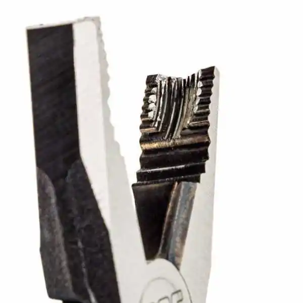 Pince universelle Usag avec mâchoires spéciales X-Grip 151X