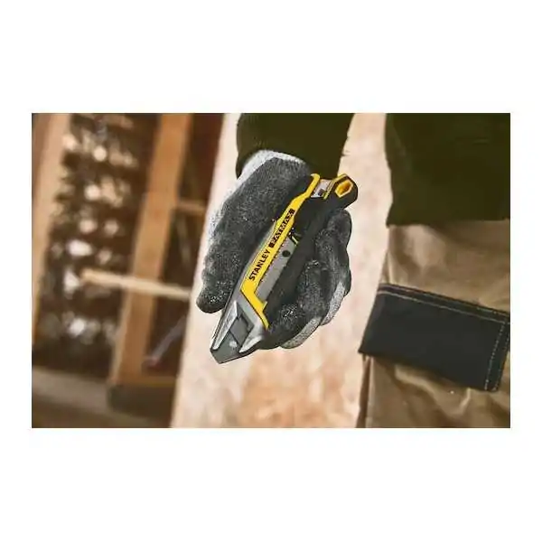 Stanley Cutter Fatmax® Avec Curseur Et Système De Brise-Lame Intégré - 18 mm