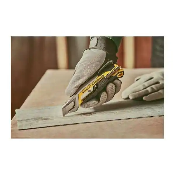 Stanley Cutter Fatmax® Avec Curseur Et Système De Brise-Lame Intégré - 18 mm