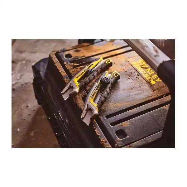 Stanley Cutter Fatmax® Avec Curseur Et Système De Brise-Lame Intégré - 18 mm