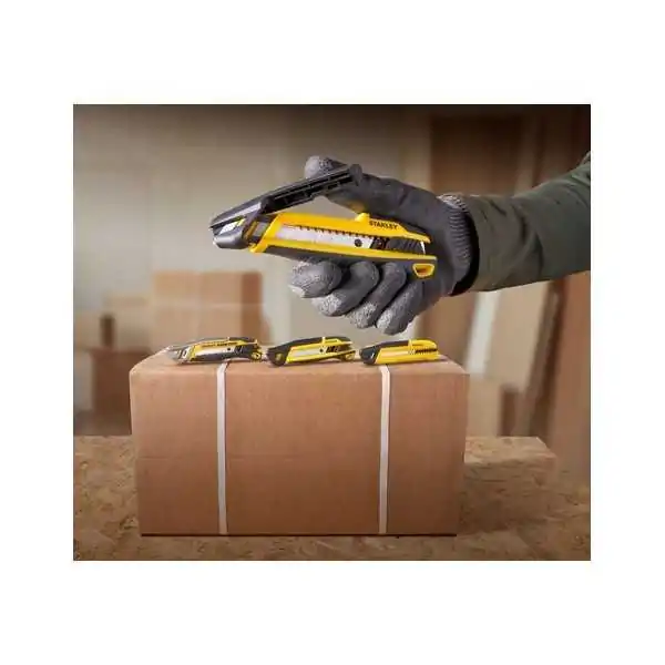 Stanley Cutter  18mm Con Cursore E Sistema Spezzalama Integrato