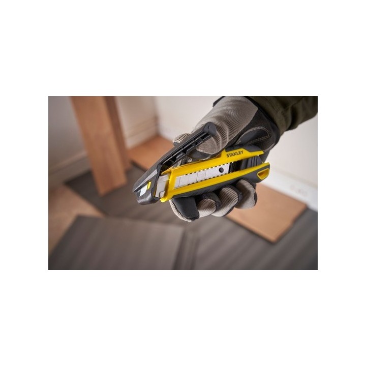 Stanley Cutter  18mm Con Cursore E Sistema Spezzalama Integrato