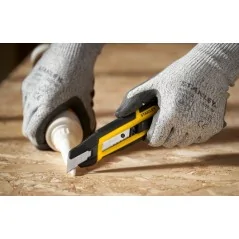 Stanley Cutter  18mm Con Cursore E Sistema Spezzalama Integrato