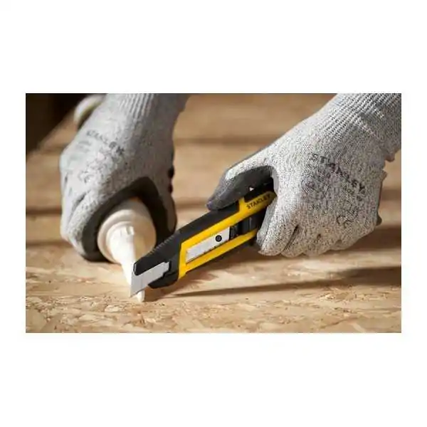 Stanley Cutter  18mm Con Cursore E Sistema Spezzalama Integrato