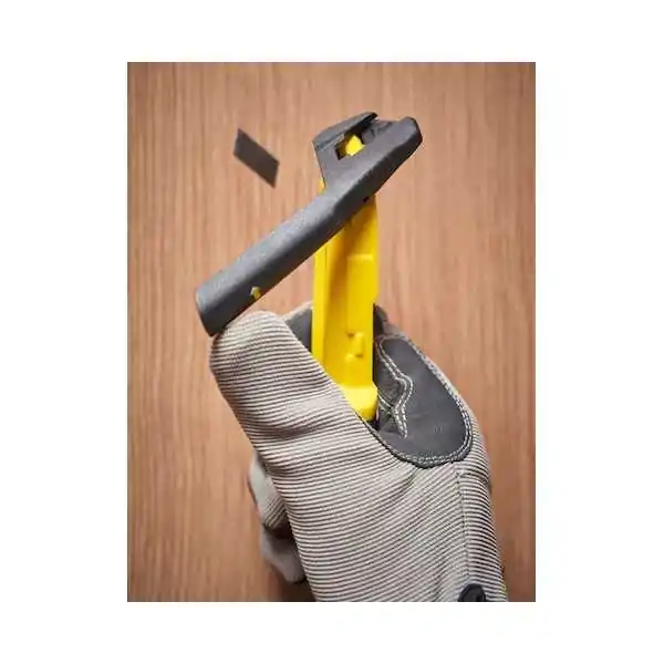 Stanley Cutter  18mm Con Cursore E Sistema Spezzalama Integrato
