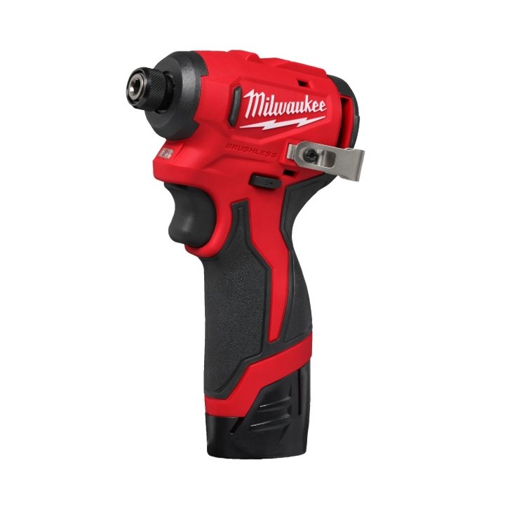 Dettaglio attacco 1/4" esagonale avvitatore MILWAUKEE M12