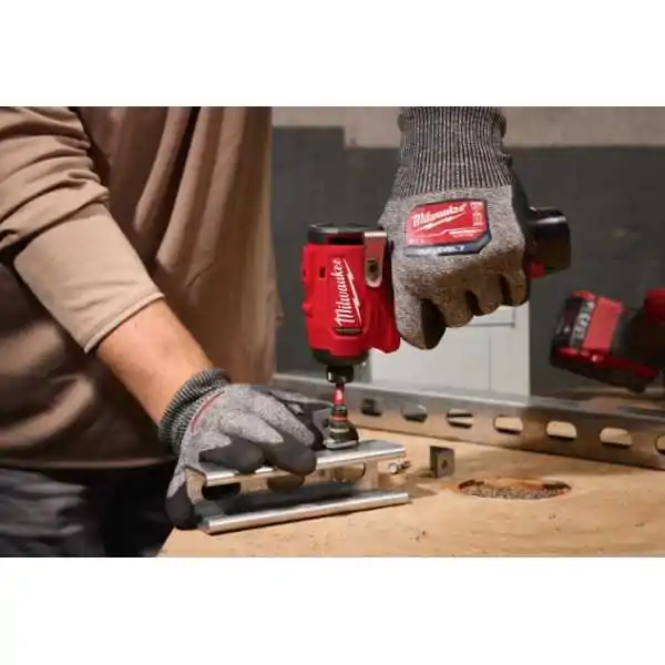 Milwaukee Avvitatore Ad Impulsi Brushless Con Attacco ¼" Esagonale M12™