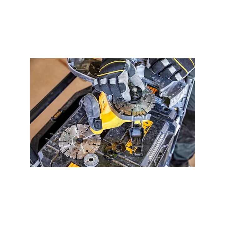 DEWALT DCG200T2-QW vista dettagliata della base di appoggio