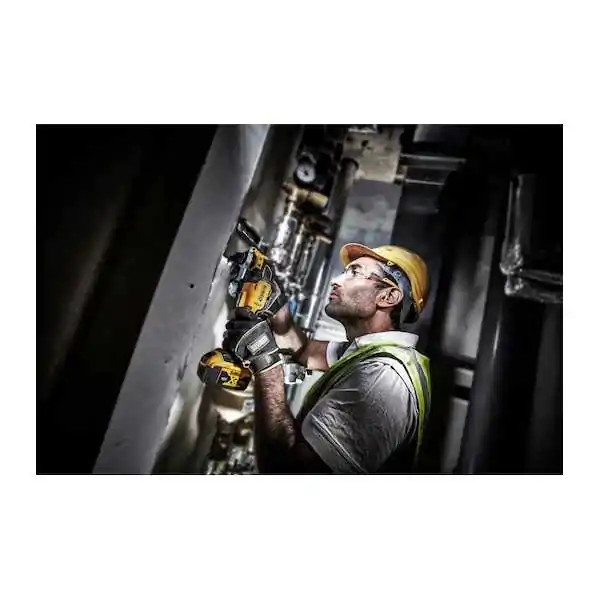 Dewalt Multifunzione ad oscillazione XR 18V 2 x 5.0Ah Dewalt Multifunzione ad oscillazione XR 18V 2 x 5.0Ah