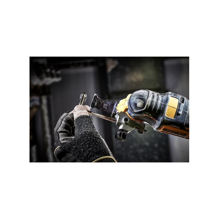 Particolare del sistema Quick-Change sul multifunzione DEWALT