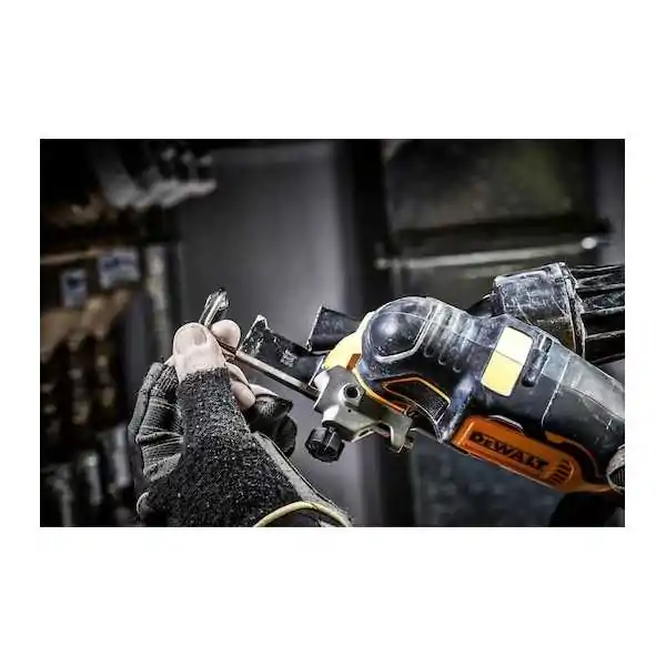 Dewalt Multifunzione ad oscillazione XR 18V 2 x 5.0Ah Dewalt Multifunzione ad oscillazione XR 18V 2 x 5.0Ah