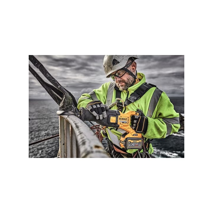 DEWALT DCS389X2-QW vue latérale avec poignée ergonomique