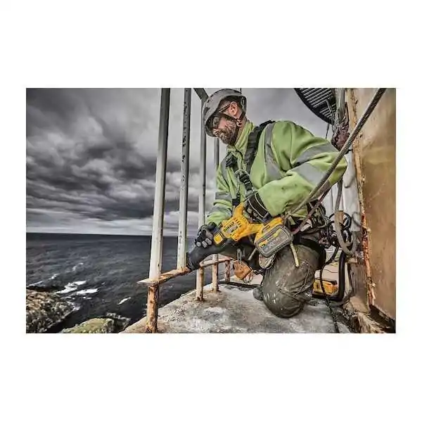 Dewalt Sega circolare 54V XR FLEXVOLT 2 x 9Ah Dewalt Sega circolare 54V XR FLEXVOLT 2 x 9Ah