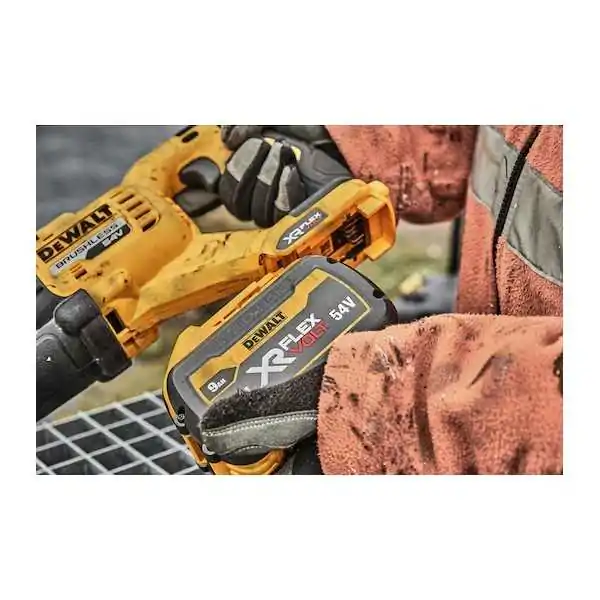 Dewalt  Scie circulaire 54V XR FLEXVOLT 2 x 9Ah Dewalt  Scie circulaire 54V XR FLEXVOLT 2 x 9Ah