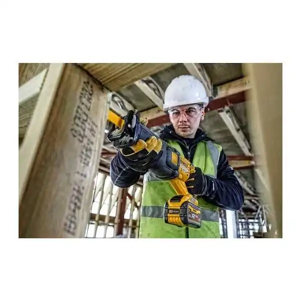 Dewalt  Scie circulaire 54V XR FLEXVOLT 2 x 9Ah Dewalt  Scie circulaire 54V XR FLEXVOLT 2 x 9Ah