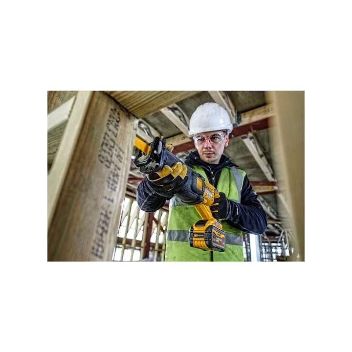 DEWALT DCS389X2-QW vista completa con lama montata