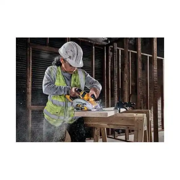 Dewalt Scie Circulaire  18V Moteur BRUSHLESS.