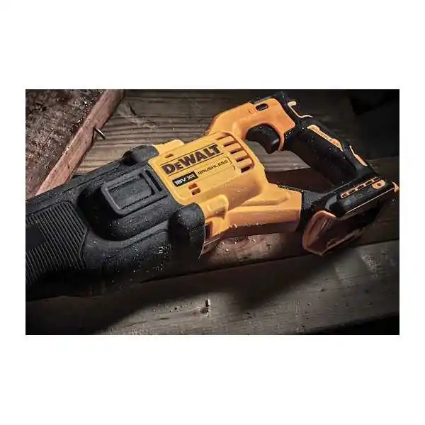 Scie universelle Dewalt XR 18 V avec avantage FLEXVOLT
