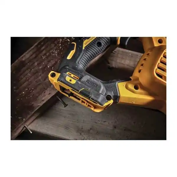 Scie universelle Dewalt XR 18 V avec avantage FLEXVOLT