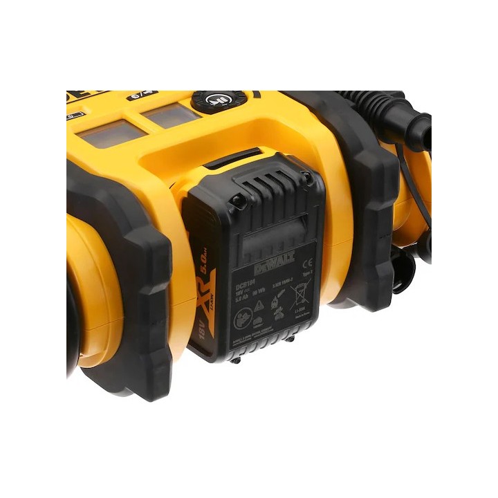 DEWALT DCC018N-XJ vista dall'alto con display digitale illuminato