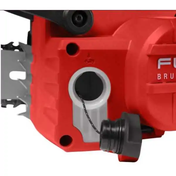 Tronçonneuse Milwaukee M18 FUEL™ à poignée supérieure avec guide-chaîne de 30 cm Tronçonneuse Milwaukee M18 FUEL™ à poignée supérieure avec guide-chaîne de 30 cm