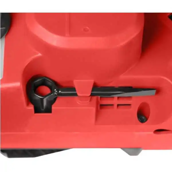 Tronçonneuse Milwaukee M18 FUEL™ à poignée supérieure avec guide-chaîne de 30 cm Tronçonneuse Milwaukee M18 FUEL™ à poignée supérieure avec guide-chaîne de 30 cm