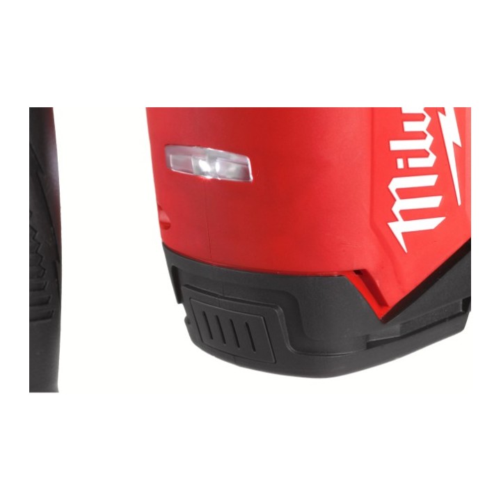 Milwaukee 4933478500 poignée et commande principale en gros plan