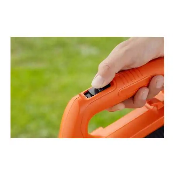 Souffleur axial Black+Decker 18 V au lithium-ion (unité sans batterie ni chargeur) Souffleur axial Black+Decker 18 V au lithium-ion (unité sans batterie ni chargeur)