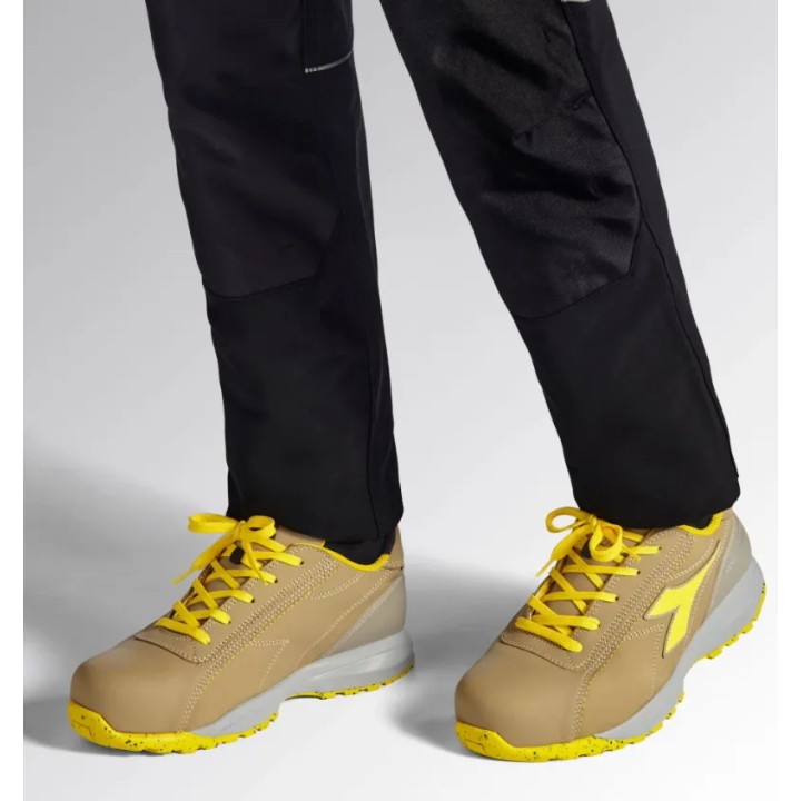 Diadora Glove MDS dettaglio puntale e tomaia in nubuck
