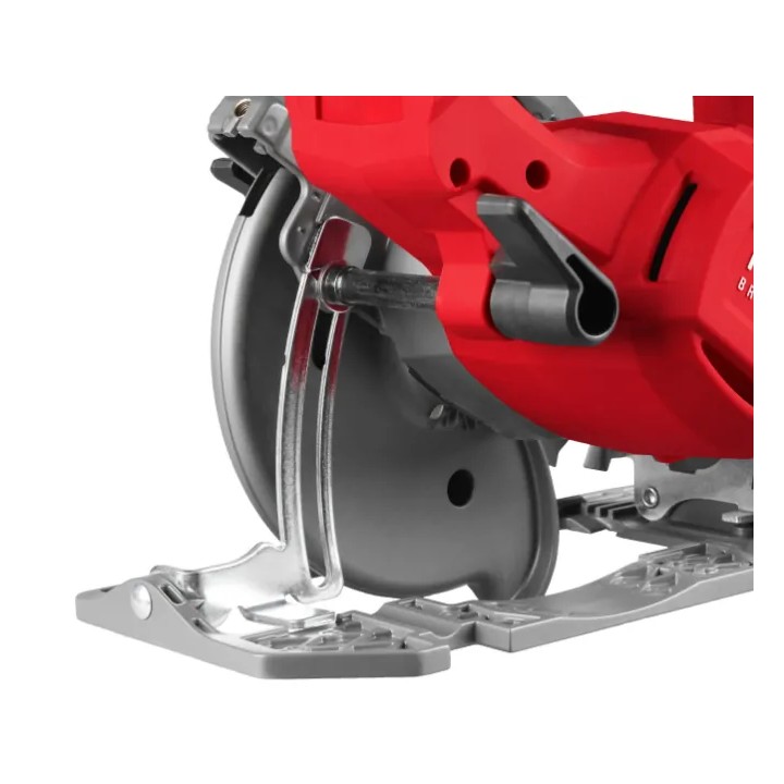Détail du socle en magnésium de la scie MILWAUKEE M18 FUEL