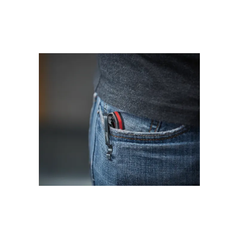 Couteau de sport pliant à lame extra-résistante Milwaukee