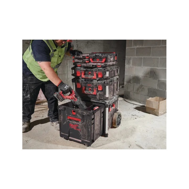 Milwaukee PACKOUT cassettiera vista laterale con ruote