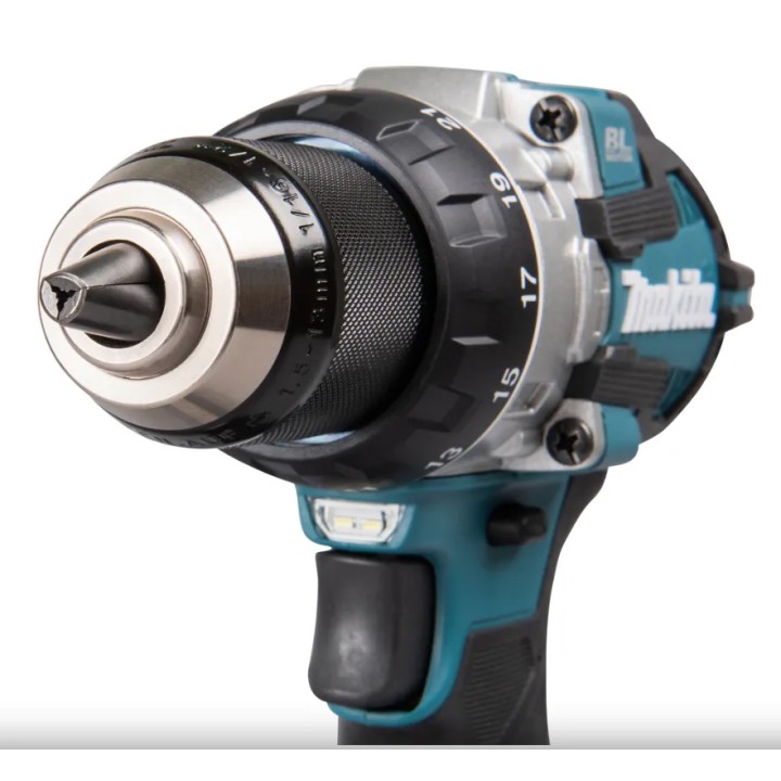 Gros plan sur le moteur brushless et la boîte 2 vitesses