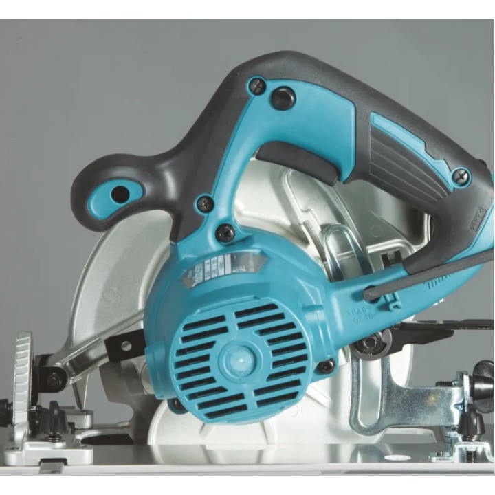 Profil latéral de la MAKITA HS6601J avec carter en aluminium