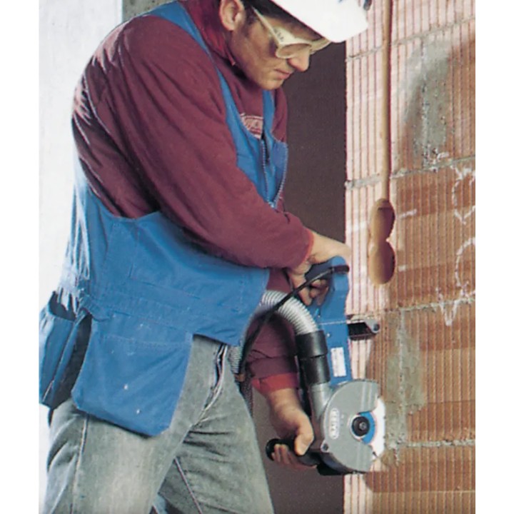 MAKITA SG150 rainureuse double disque vue latérale montrant disque et corps