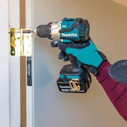 Kit combiné Makita : perceuse, tournevis, 2 batteries 5,0 Ah et chargeur