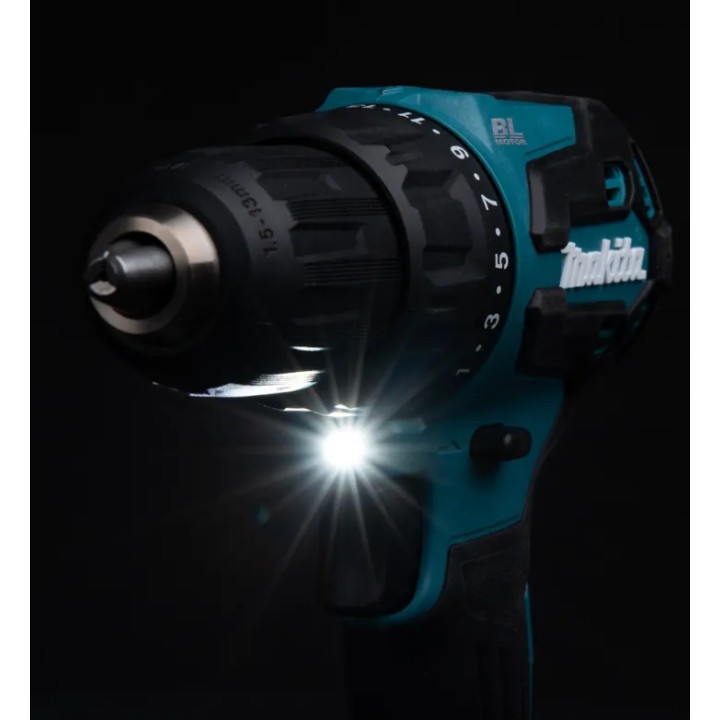 Makita DHP490RTJ vue complète mettant en avant l'ergonomie