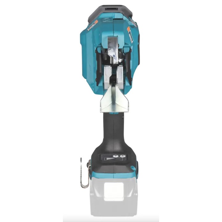 MAKITA DTR181ZJ in posizione di lavoro su ferri d'armatura