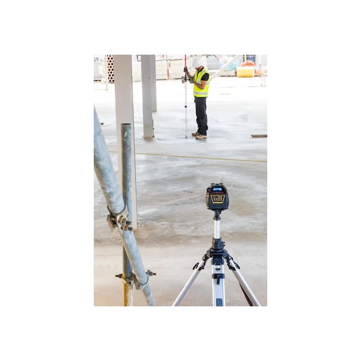STANLEY RL700-L in uso su cantiere con raggio rosso visibile